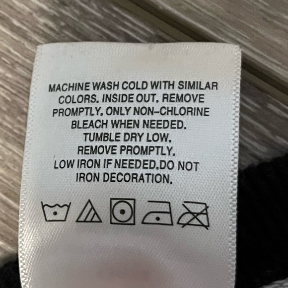 Mickey and Minnie sweatshirt - Picture 7 of 10